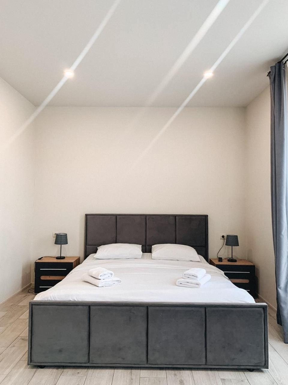 Apartments Domovik Mira 11S/5 มุกาเชเว ภายนอก รูปภาพ